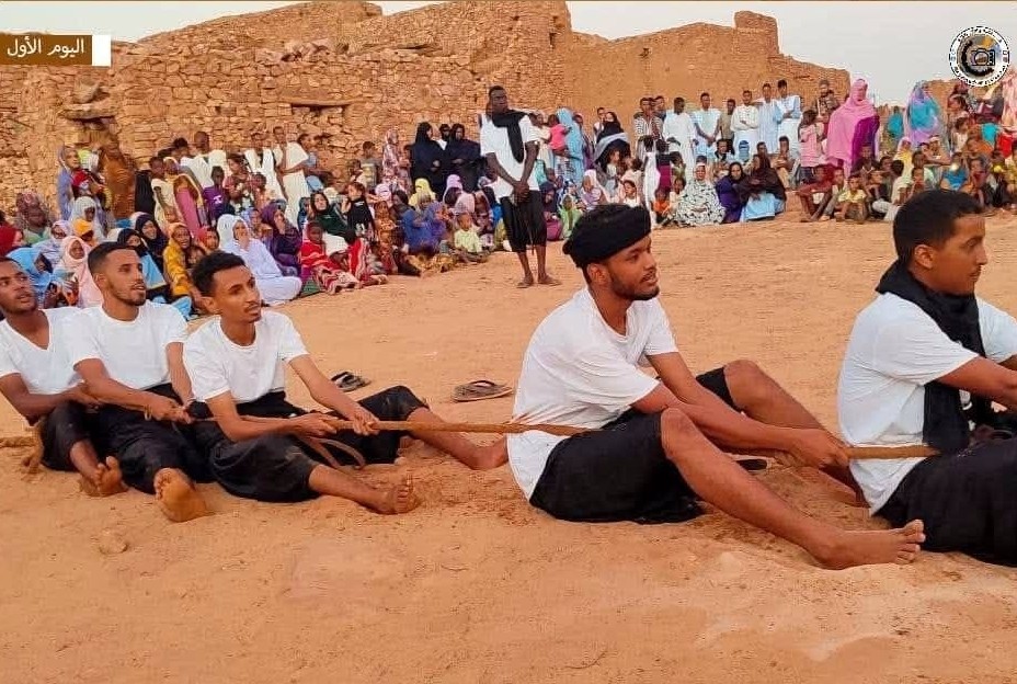 الألعاب التقليدية وسط جمهور غفير من الزوار